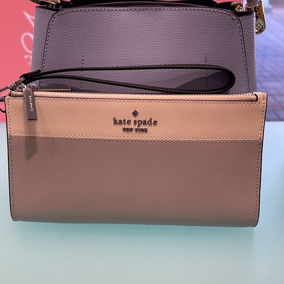 Kate Spade Madison Double Zip Wristlet Wallet Phone Holder 
Platinum Grey
NWT - Picture 11 of 16